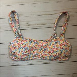 Hollister floral print bikini top size xs excellent condition